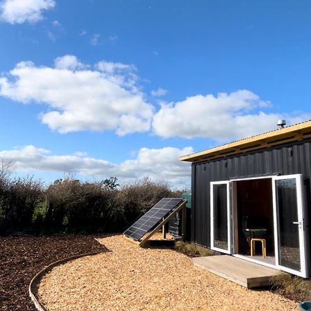 Cosy Tiny Container Cabin Carterton Bagian luar foto