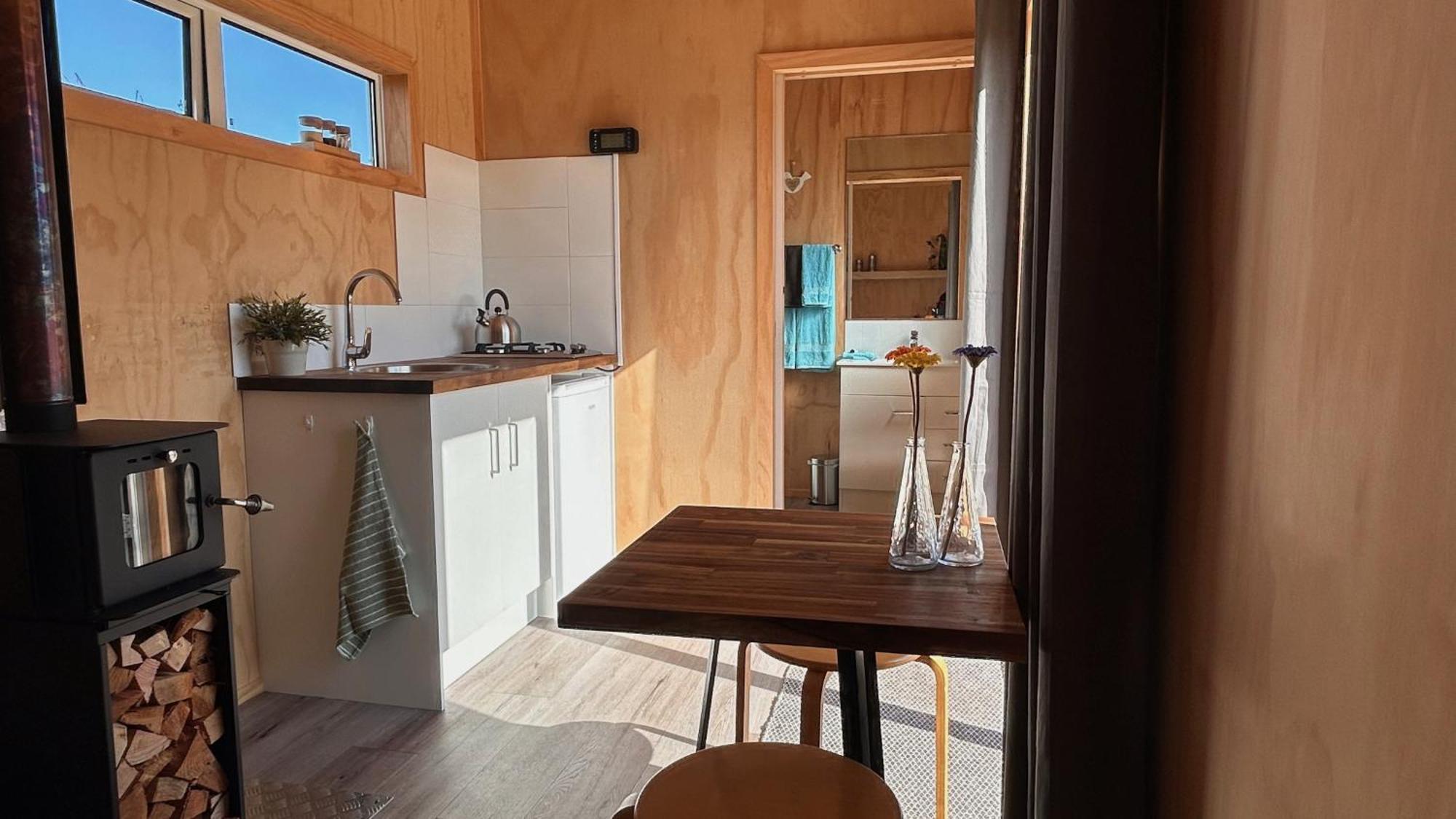 Cosy Tiny Container Cabin Carterton Bagian luar foto
