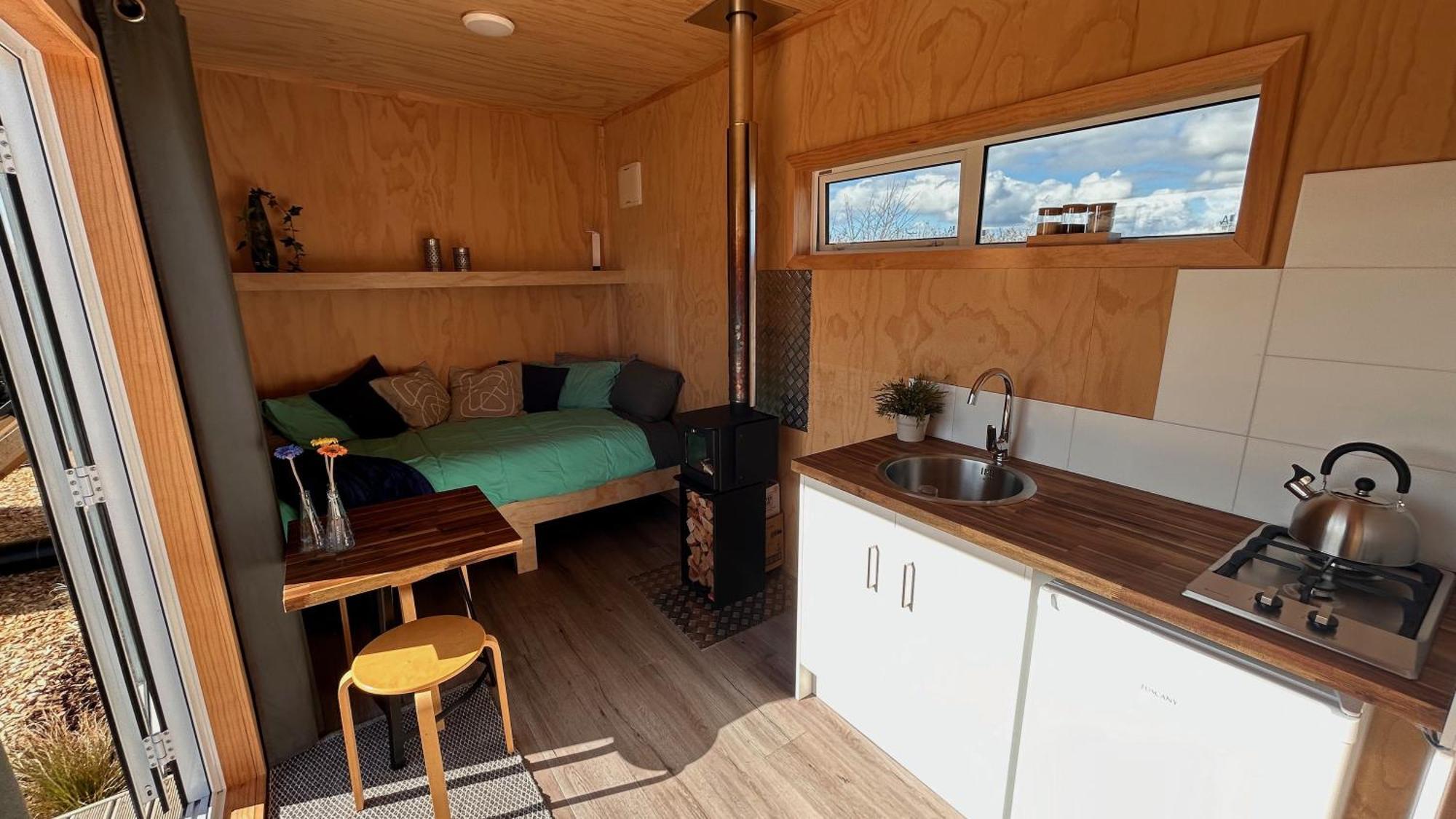 Cosy Tiny Container Cabin Carterton Bagian luar foto