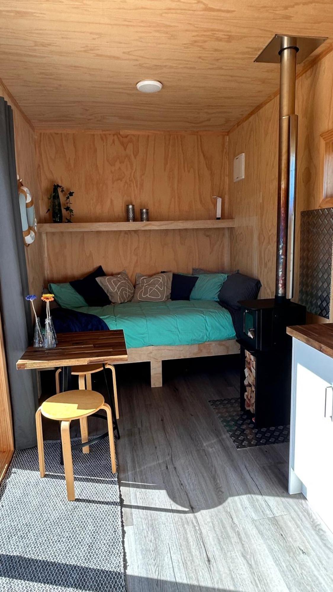 Cosy Tiny Container Cabin Carterton Bagian luar foto